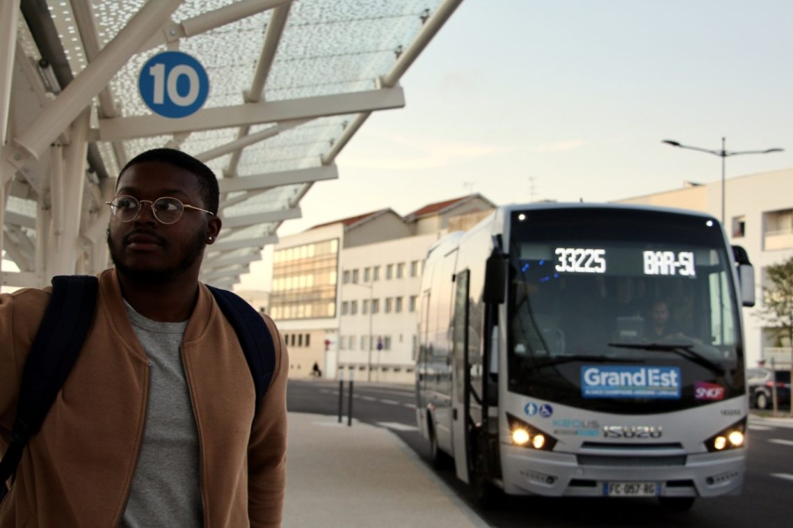 Jalen with a SNCF bus.