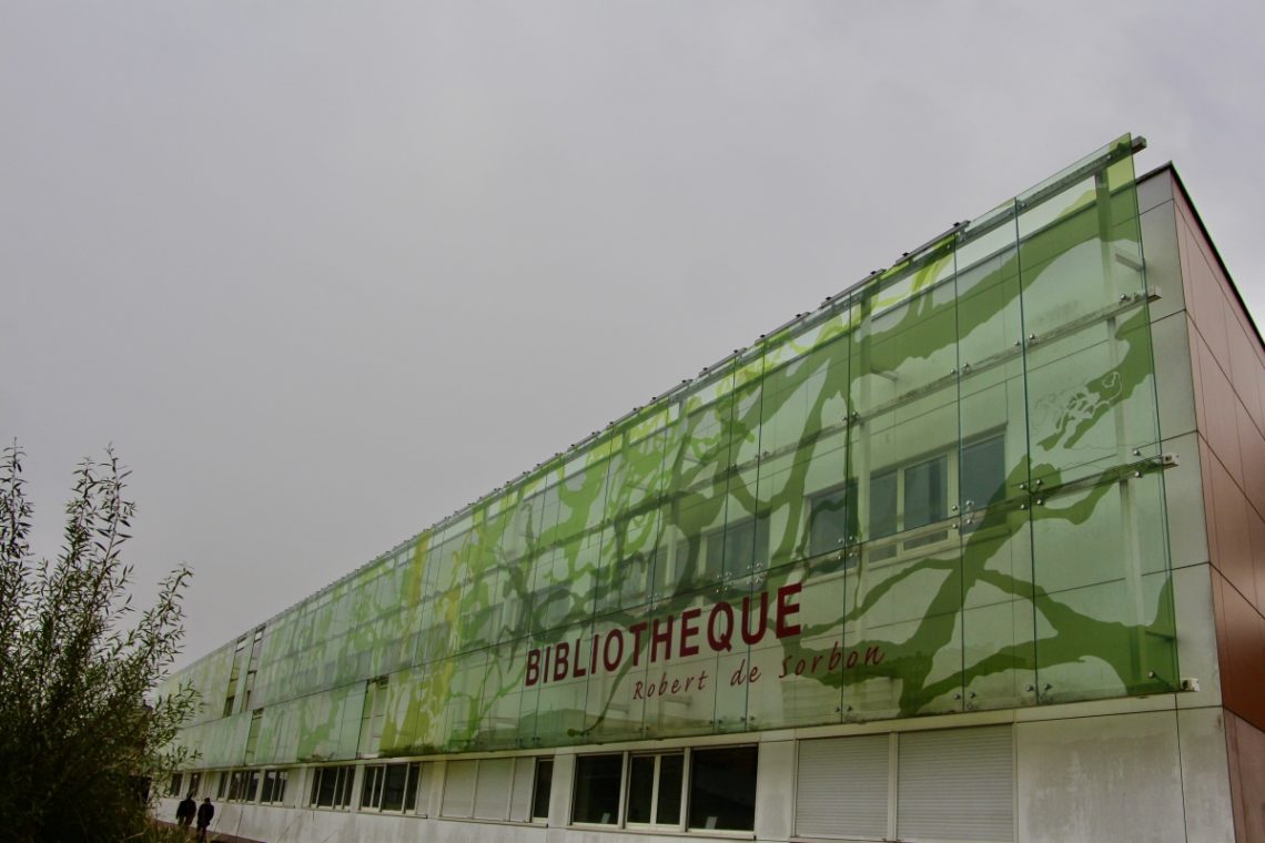 The exterior of Bibliothèque Robert de Sorbon at URCA.