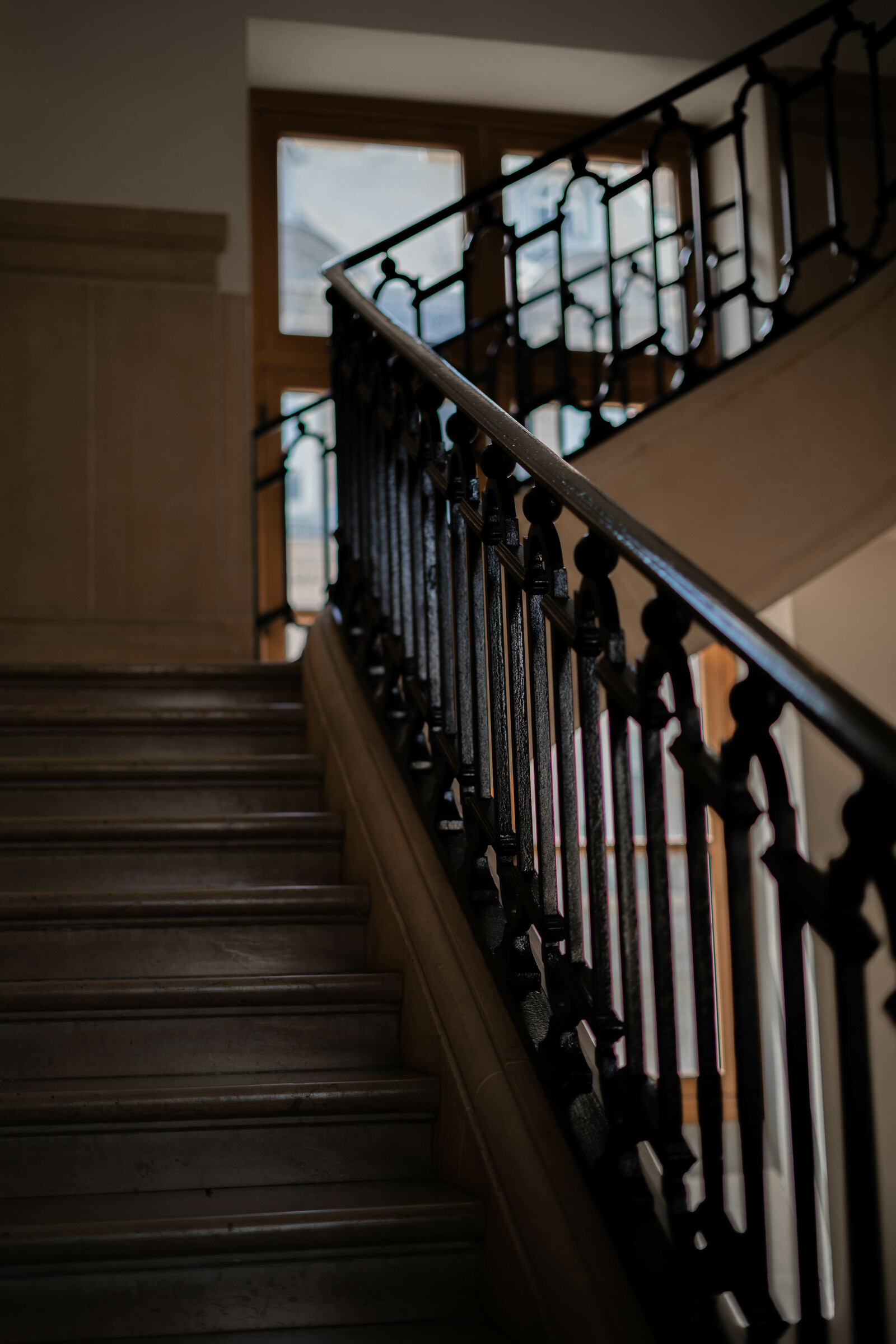 A staircase in the Hôtel de ville de Reims.