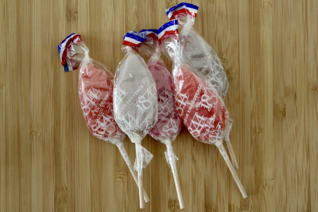 Five artisanal lollipops of various flavors from the Maison 1884.